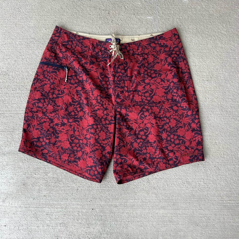 Patagonia Board Shorts Mens Size 36 Red Black Floral‎ Swim Trunks Stretch